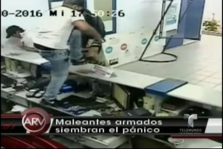 Cámara Capta Momento En Que Ladrones Asaltan Oficina En Perú