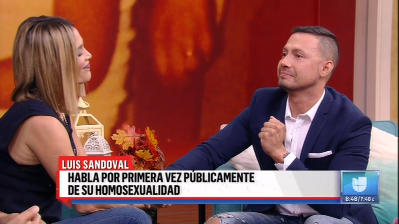 Luis Sandoval Llora De Emoción Al Revelar Públicamente Que Es Gay