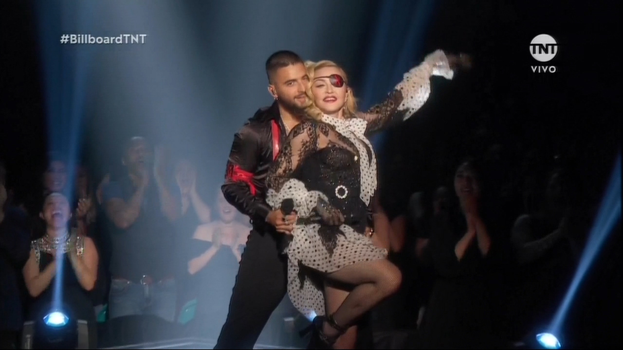 Presentación De Maluma Con Madonna En Los Premios Billboard