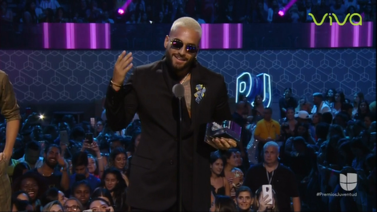 Maluma Gana Premio En La Categoría De “Etiqueta” En Premios Juventud
