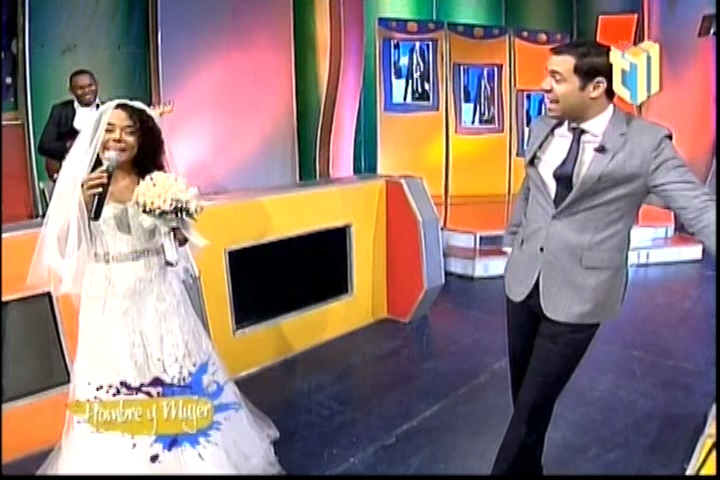 Cheddy Llega Vestida De Novia