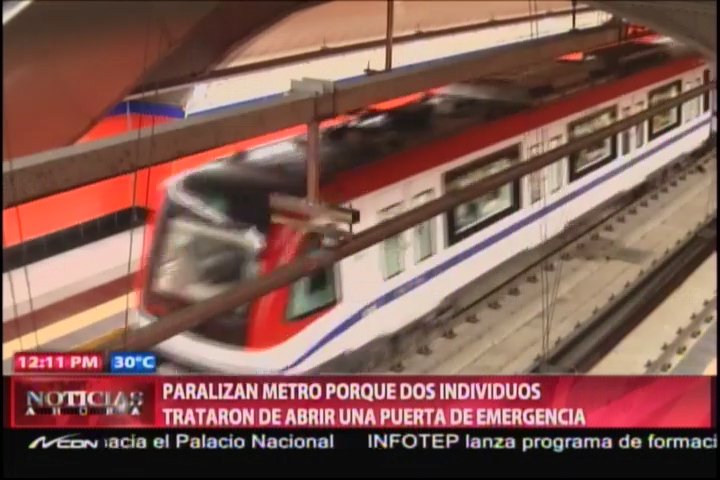 Paralizan El Metro Porque Dos Tipos Trataron De Abrir Una Puerta De Emergencia