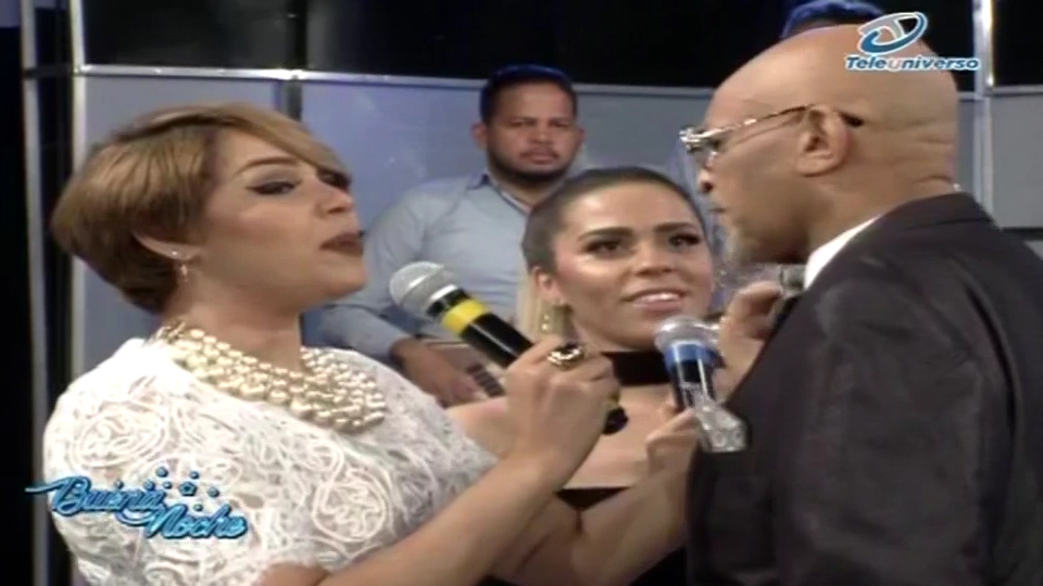 Nelson Javier Le Pide A Sus Presentadoras Que Le Demuestren Si En Verdad Está Bello