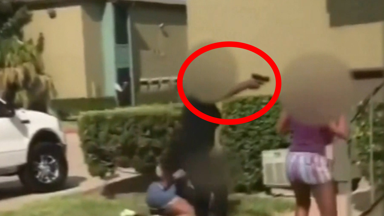 Mira Cómo Reaccionó Esta Mujer Cuando Vió A Su Hija Menor De Edad Peleando Con Otra