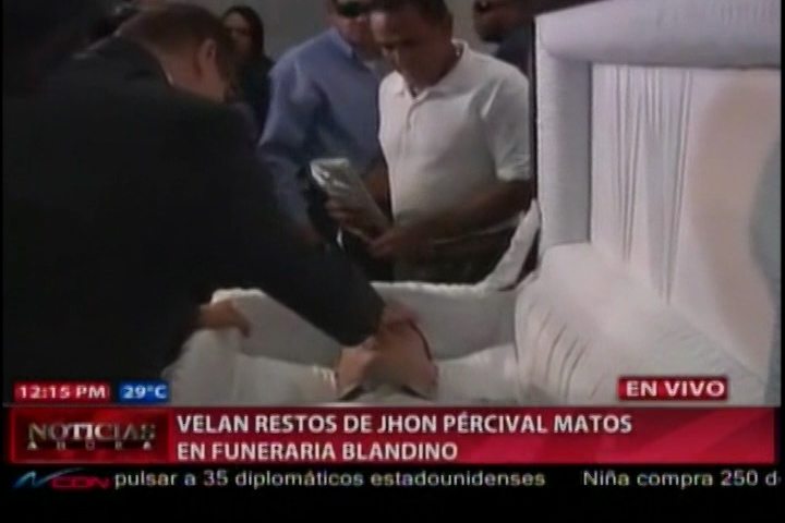 Velan Restos De Jhon Percival Matos En Funeraria Blandino