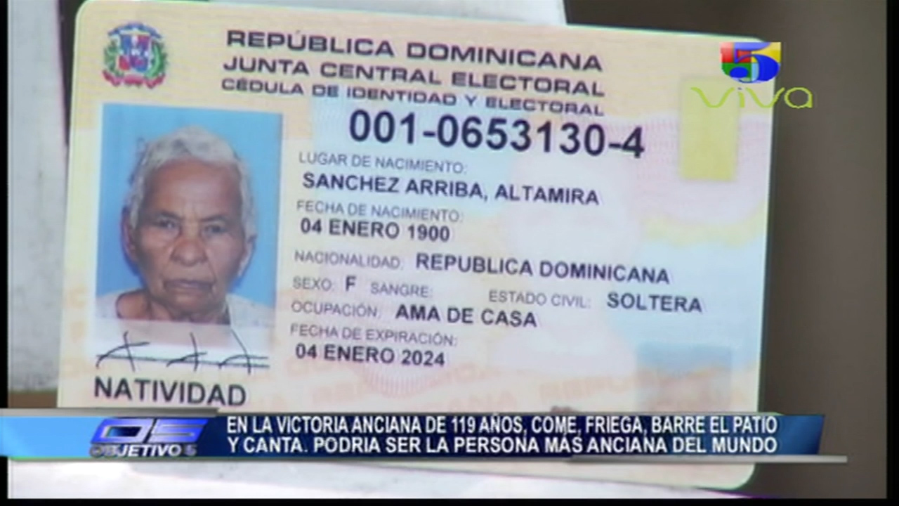 Anciana De 119 Años, Come, Friega, Barre El Patio Y Canta. Podría Ser Una De Las Personas Más Ancianas Del Mundo