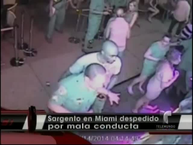 El Escándalo Del Oficial De Policía De Miami Grabado Borracho En Un Club Y Bebiendo En La Oficina