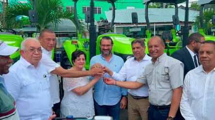 Ministerio De Agricultura Entrega 6 Tractores Nuevos Y Inicia Plan Masivo De Siembra De Productos Alimenticios En El Seibo