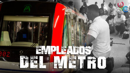 Empleados Y Desvinculados Del Metro Apostados Frente Al Palacio Nacional