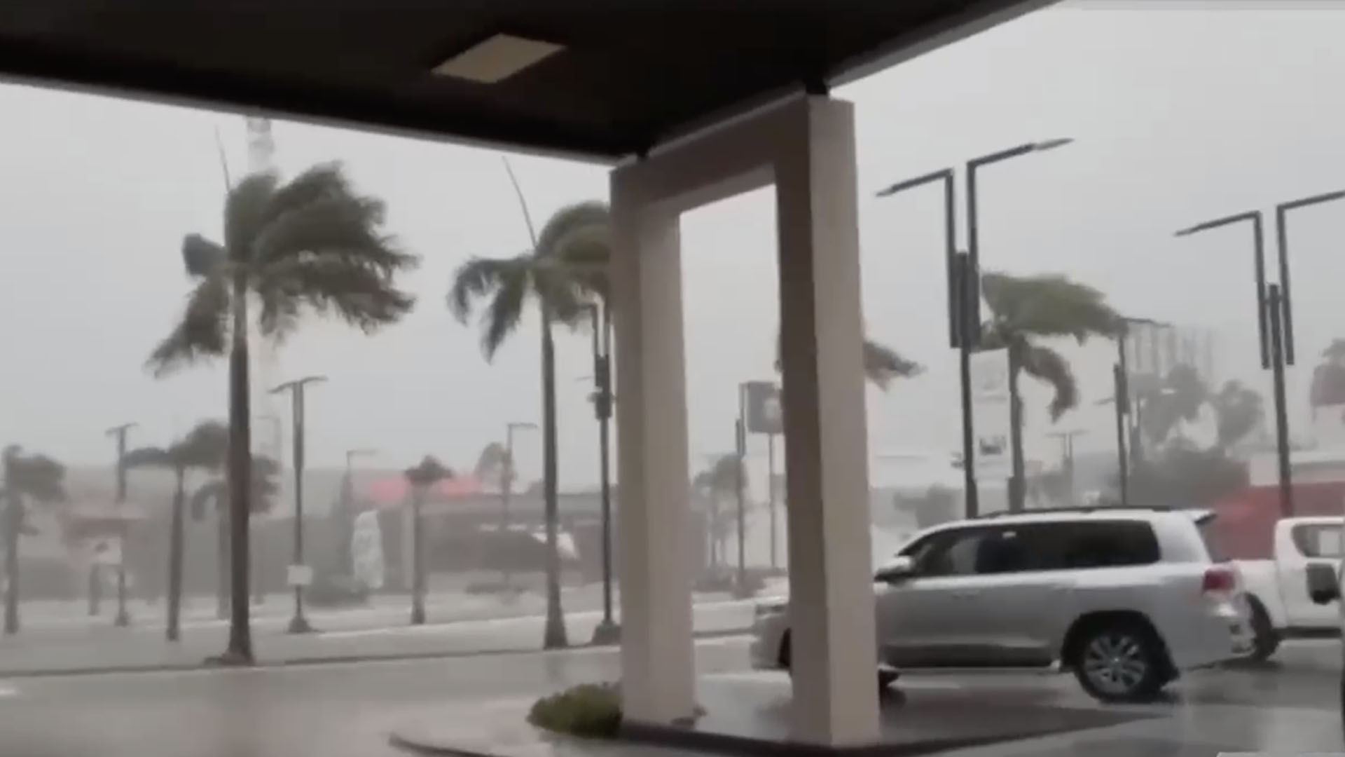 Primeras Imágenes De La Entrada De La Tormenta Isaías Por Punta Cana