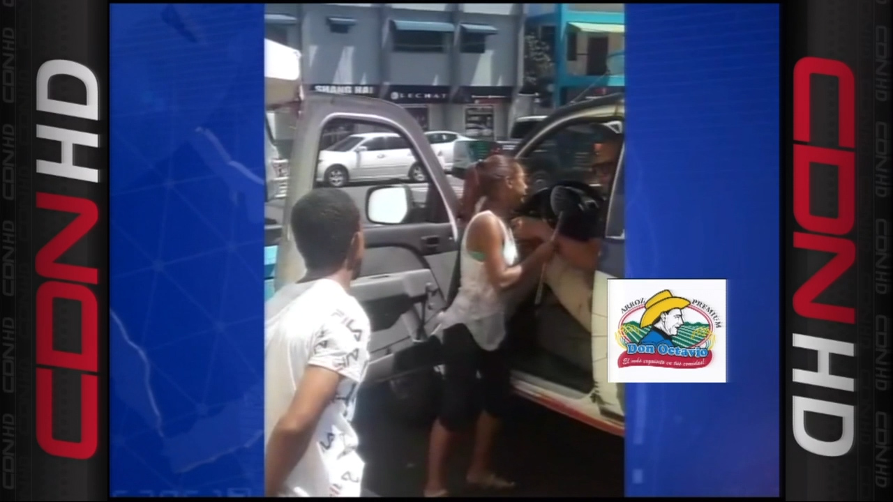 Conflicto Entre Agente De La Municipal De Santiago Y Una Joven Comerciante