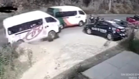 Captado En Cámara: Minibus Atropella Policías En México