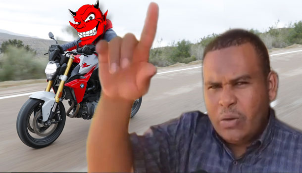 Le Roban Motocicleta A Pastor Mientras Efectuaba Un Culto En Una Iglesia De Villa Riva