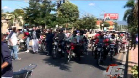 Moto Taxistas Paralizan El Tránsito En Protesta Contra Ministerio De Medio Ambiente