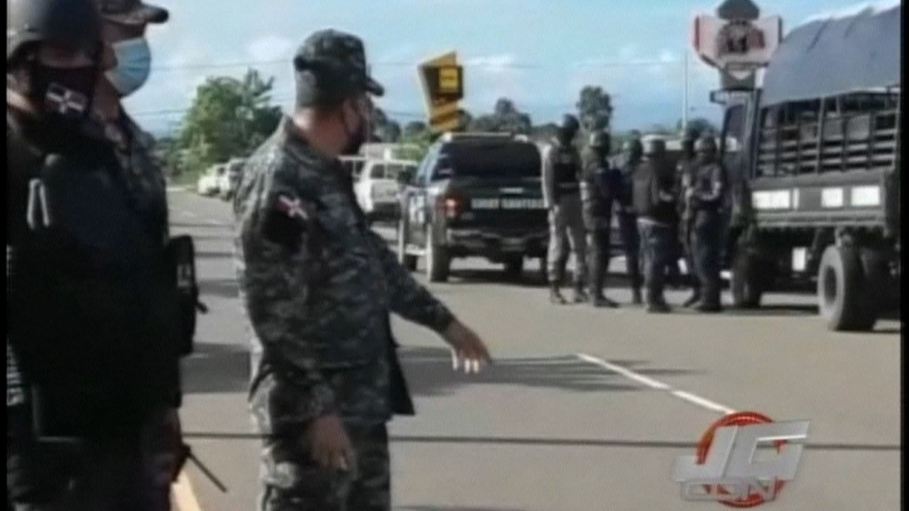 Policía Impide Marcha De Los Dueños De Negocios De Renta De Autos