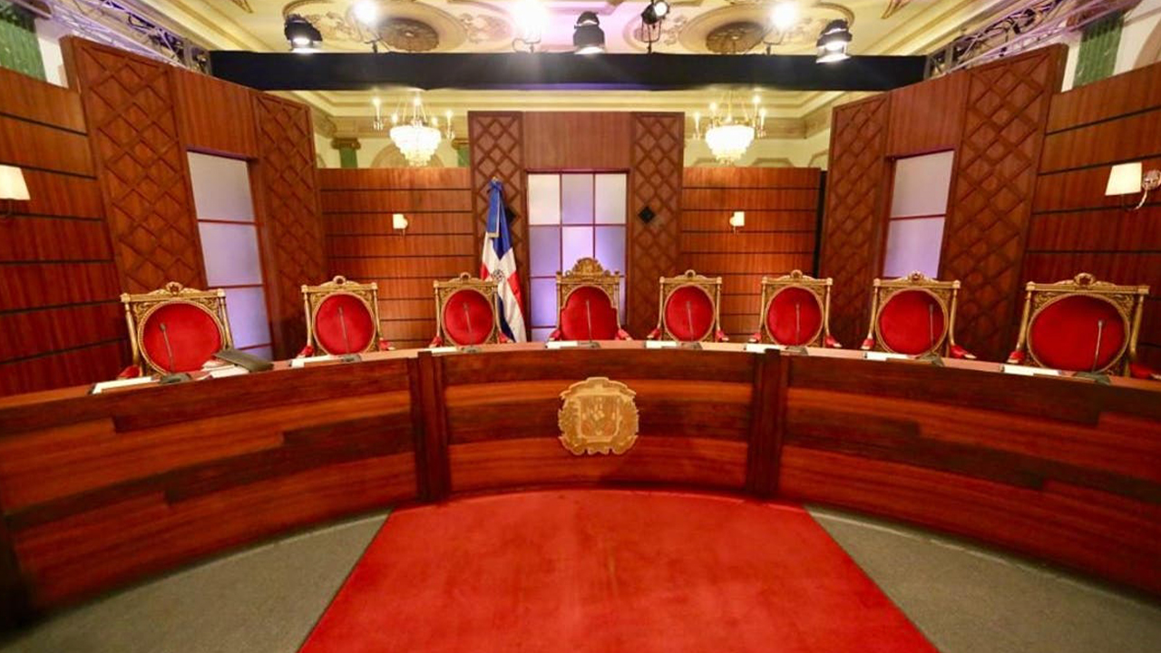 Comunicador Discute El Futuro Proceso De Renovación De Las Altas Cortes