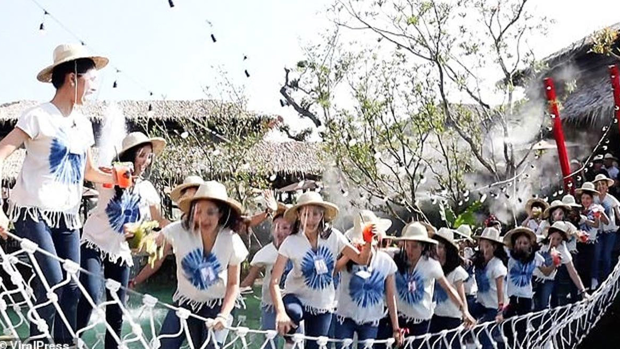 Unas 30 Reinas De Belleza En Tailandia Provocan El Colapso De Puente Colgante Y Mira Lo Que Pasó