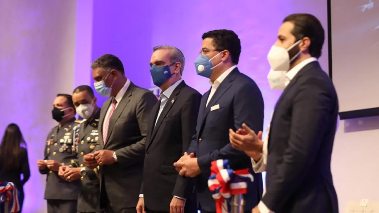 Presidente Abinader Realiza Entrega De La Nueva Plaza Educativa De La Policía Nacional