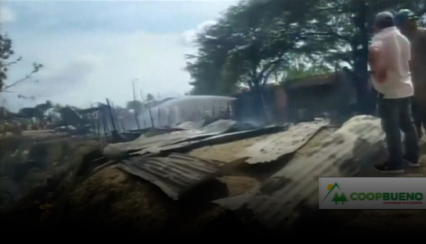 Más De 10 Viviendas Ocupadas Por Ciudadanos Haitianos Se Queman En Laguna Salada