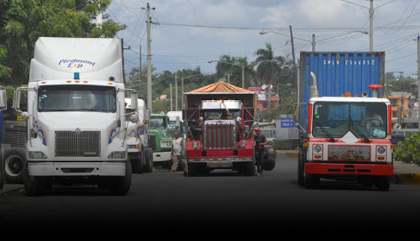 Choferes De “patanas” Dominicanos Ahora Deberán Pagar $20 USD Para Entrar A Haití