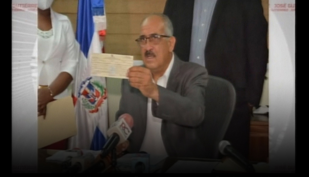 Mujer Narra Como El Director Del Instituto Agrario Dominicano Supuestamente Abuso De Ella  