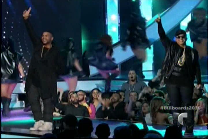 Presentación De Daddy Yankee Vs Don Omar En Los Latin Billboards