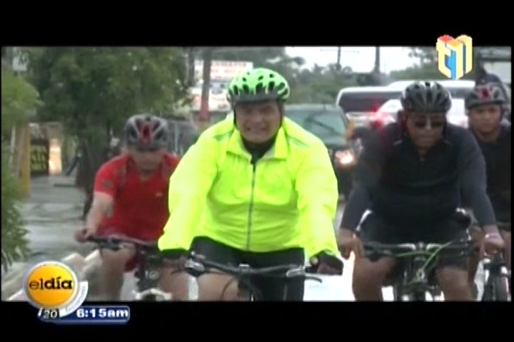En Bicicleta Recorrió El Presidente Rafael Correa Las Calles De Punta Cana