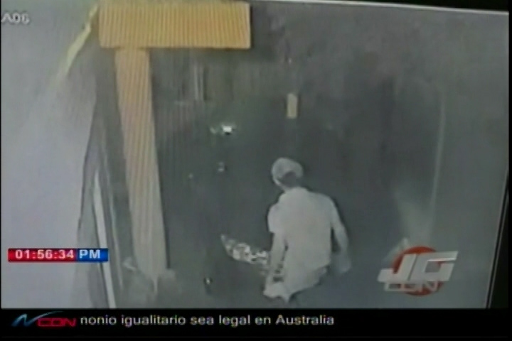 Ladrones Dejan Sin Baterías A Varios Vehículos En Un Sector De Santiago