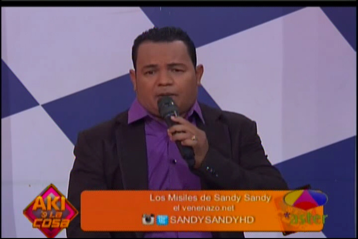 Sandy,Sandy Acaba Con Isaura Taveras Por Su Conducción En La Alfombra Roja De Los Soberano #Video