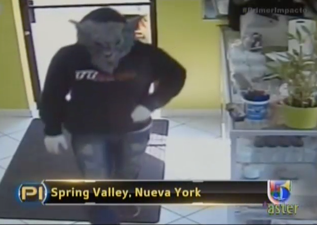 Ladrón Disfrazado De Lobo Asalta Una Peluquería En New York #Video