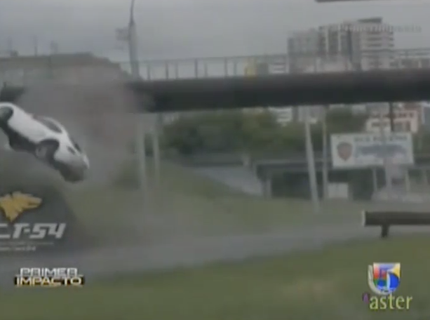 Hombre Pierde El Control De Su Vehículo A Alta Velocidad #Video