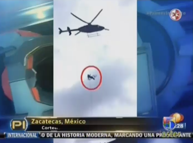 Captado En Video Policía Se Cae De Un Helicóptero Impactando El Suelo #video