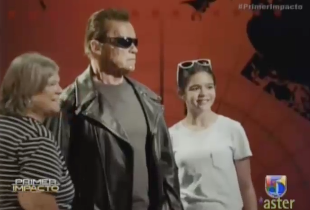 El Actor Arnold Schwarzenegger Se Hizo Pasar Por Una Estatua De Cera Con Su Personaje ‘Terminator’ #Video