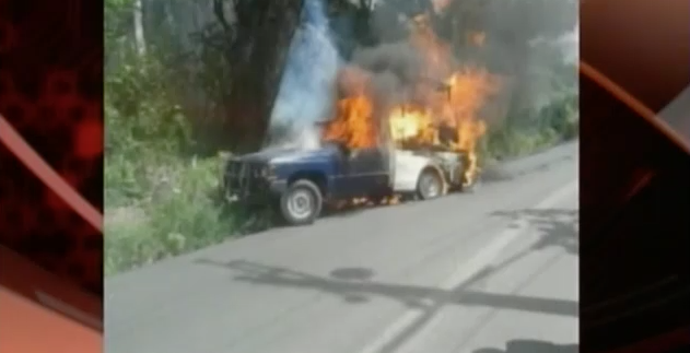Camioneta Cargada De Pollos Se Incendia En Villa González