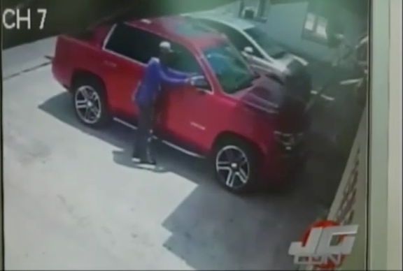 Ladrón Se Roba Espejos Retrovisores En Solo Segundos! #Video