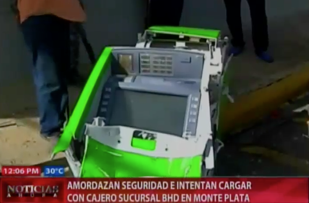 Amordazan Seguridad E Intentan Cargar Con Cajero Sucursal BHD #Video