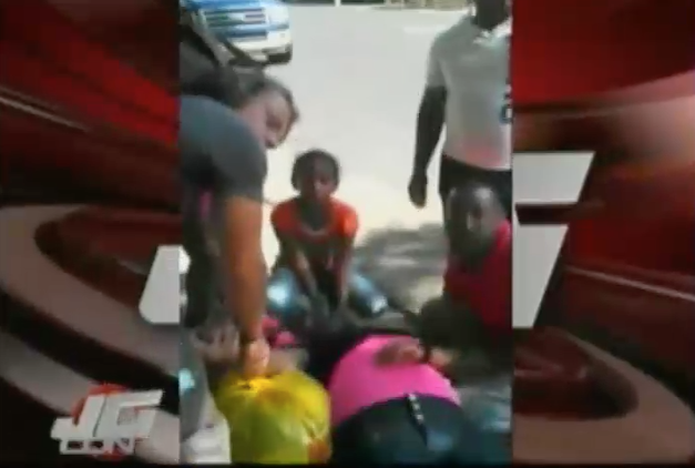 AMET Abandonan A Mujer Desmayada Durante Operativo