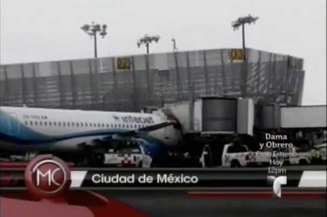 Avión Choca Contra Túnel De Pasajeros #Video