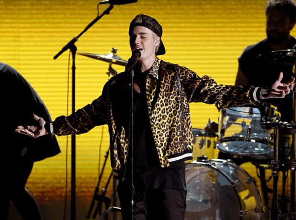 Presentación De Justin Bieber En Los Grammys 2016 #Video