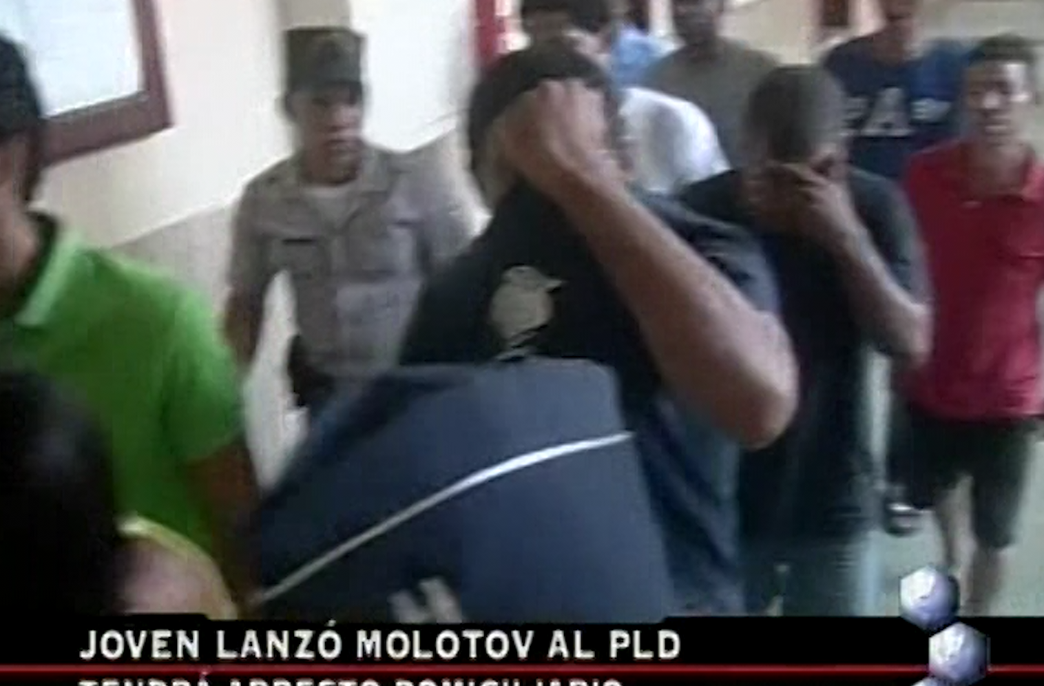 Joven Que Lanzó Molotov Al PLD Tendrá Arresto Domiciliario