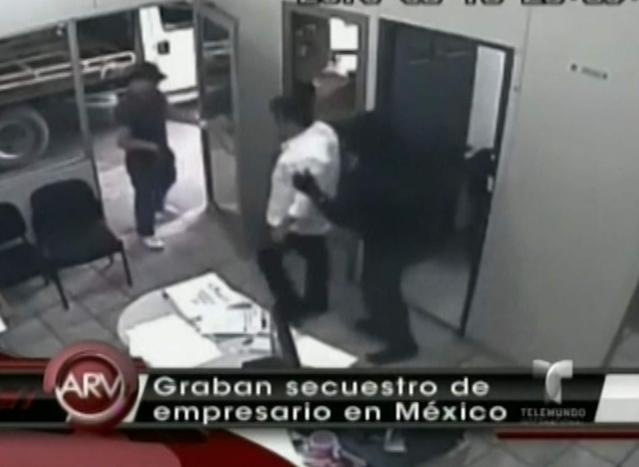Cámaras De Seguridad Graban El Momento En Que Secuestran A Un Empresario En México