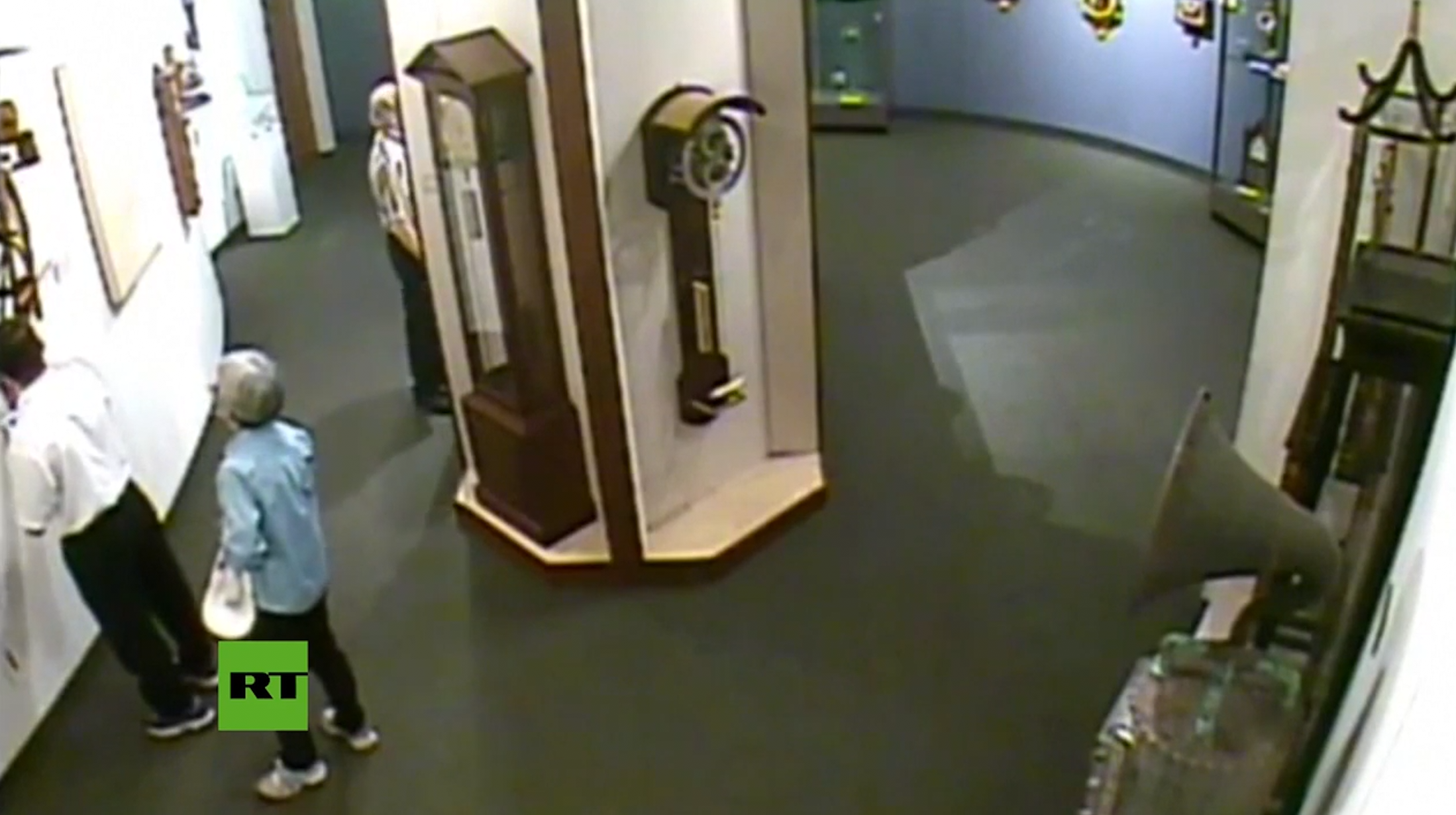 Accidente En Museo Por Imprudencia De Visitante