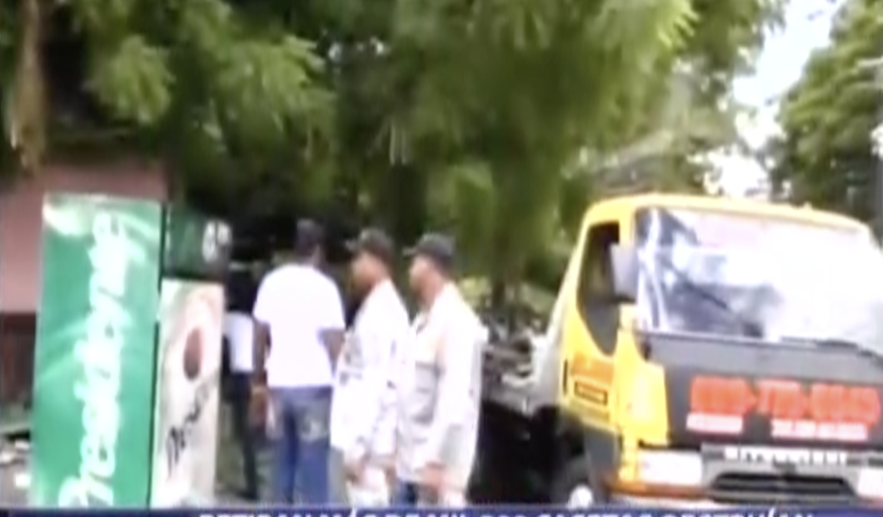 Retiran Mas De 1300 Casetas Que Obstruían Paso Peatonal En Ciudad Santiago