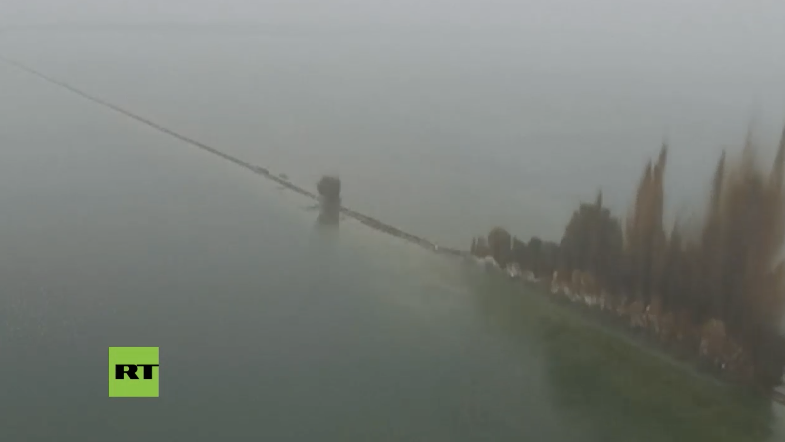 China Demuele Dique De 3,7 Km Para Controlar Crecida De Lagos