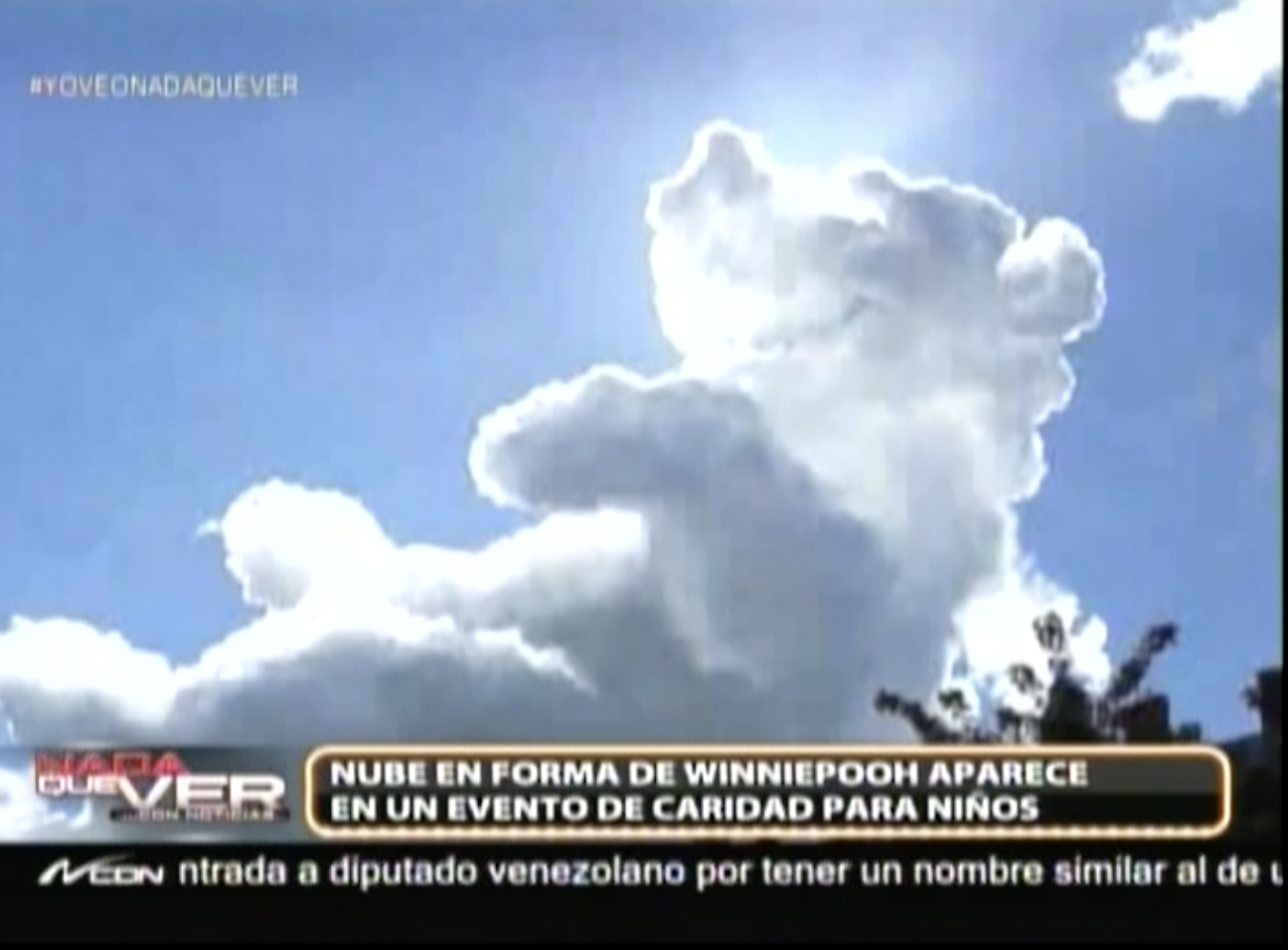 Una Nube Con Forma De Winnie Pooh Aparece En Un Evento De Caridad Para Niños