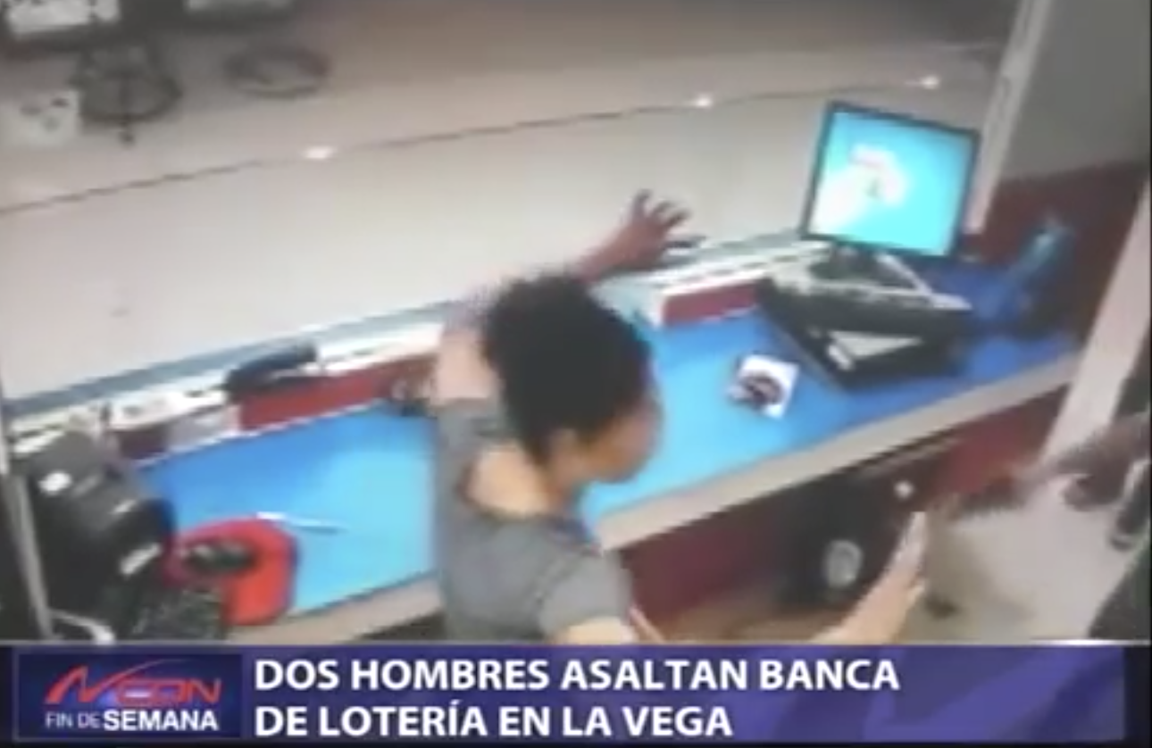 Captado En Cámara: Dos Hombres Asaltan Banca De Lotería En La Vega