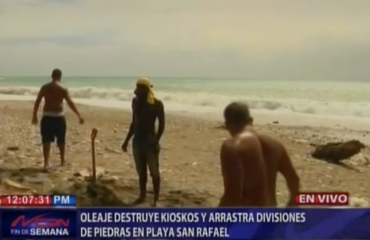Oleaje Destruye Kioscos Y Arrastra Divisiones De Piedras En Playa San Rafael