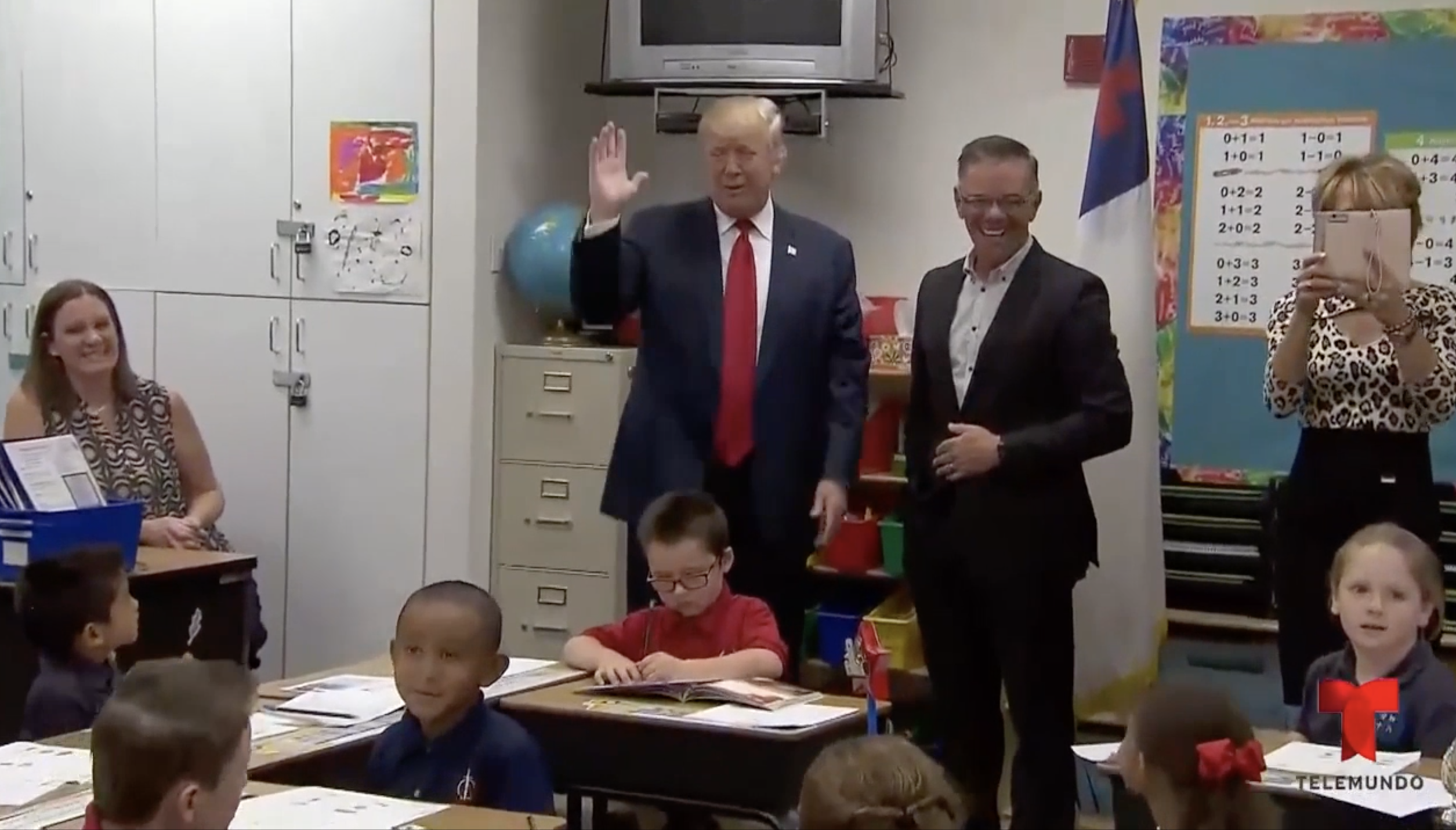 Mira Como Reaccionan Los Niños De Un Salón Al Ver A Donald Trump Entrar Al Aula