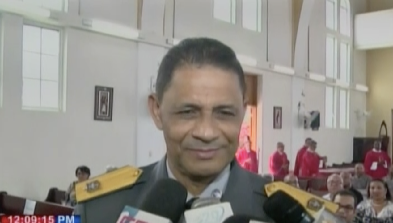 El Jefe De La Policía De Santiago No Quiso Darle Declaraciones A La Prensa Cuando Le Preguntaron Por Los Derechos De Los Policías