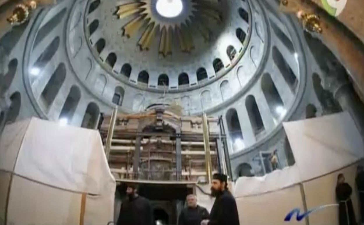 Nuria Presenta Un Reportaje De Los Hallazgos De La Tumba De Jesús.